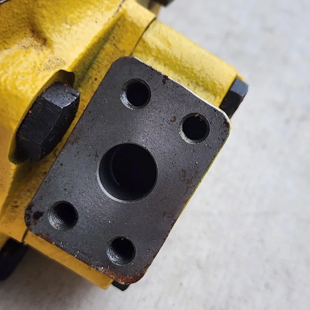 FOR‎ CAT 422-8175: PUMP-HYD VANE-GD 4228175 3306 ENGINE D25D
